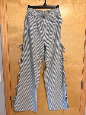 Side Open Bows Tie-Detail Wide Leg Pants - Blue & White stripes size small NWOT